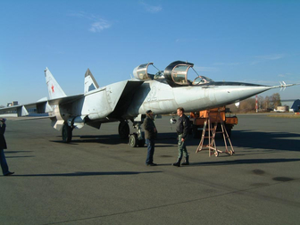 MIG 25